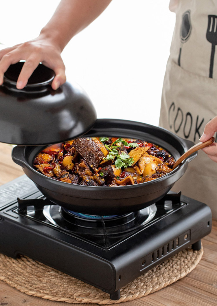 Household Clay Stew Pot (1)