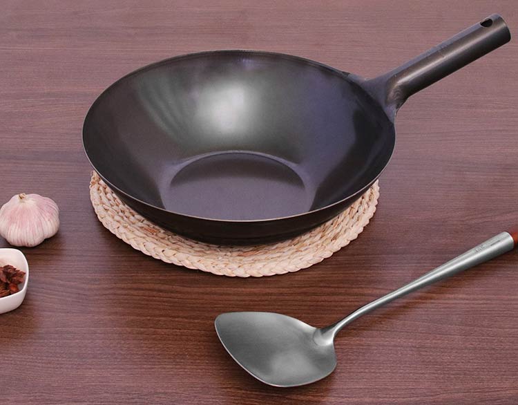 single-handle-iron-wok