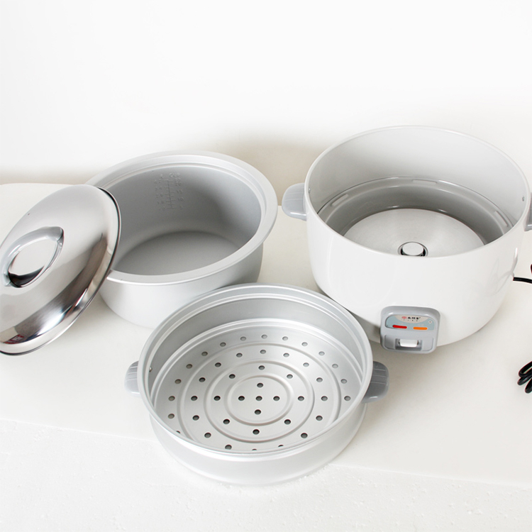 Rice Cooker with Steam Tray