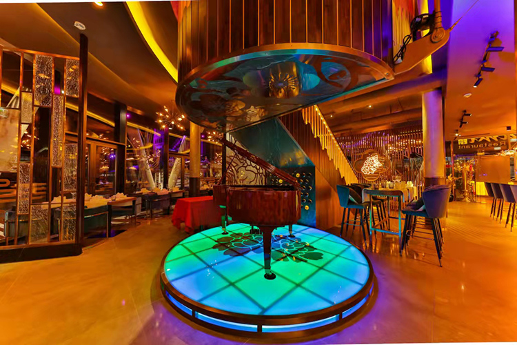 Ommia Restaurant & Event Bar4