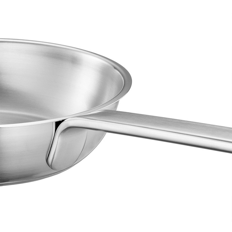 Hindi kinakalawang na asero na frying pan 24cm