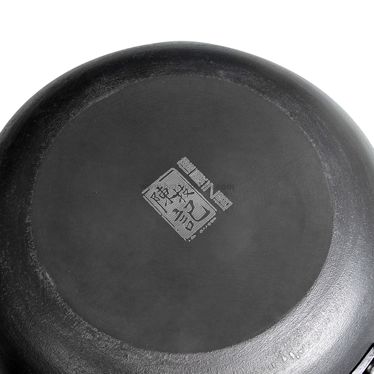 Wooden Handle Iron Pan